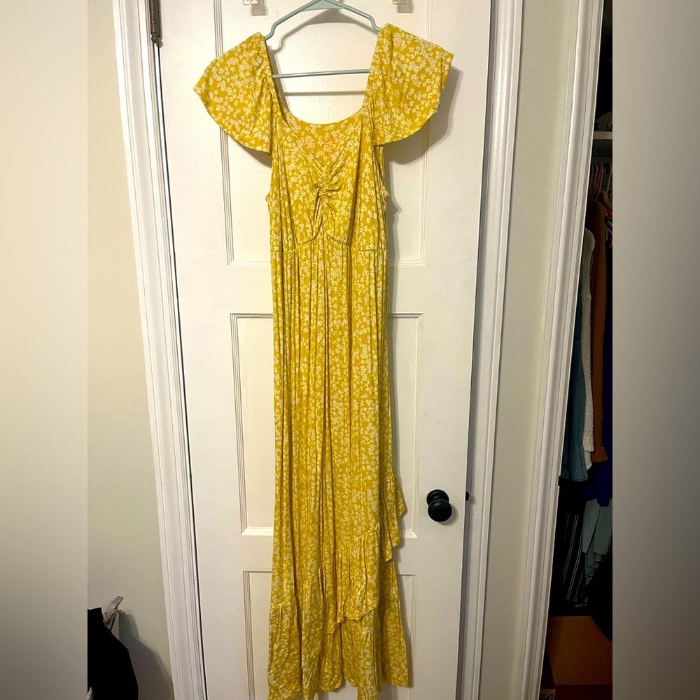 Maternity dress 💛